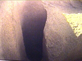 drill hole at aswan.JPG (91968 bytes)
